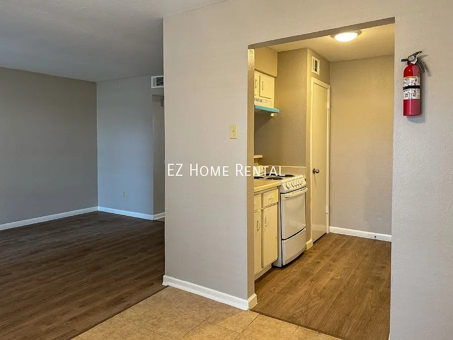 2 Weeks Free Rent Move In Today & Save! — Photo 4