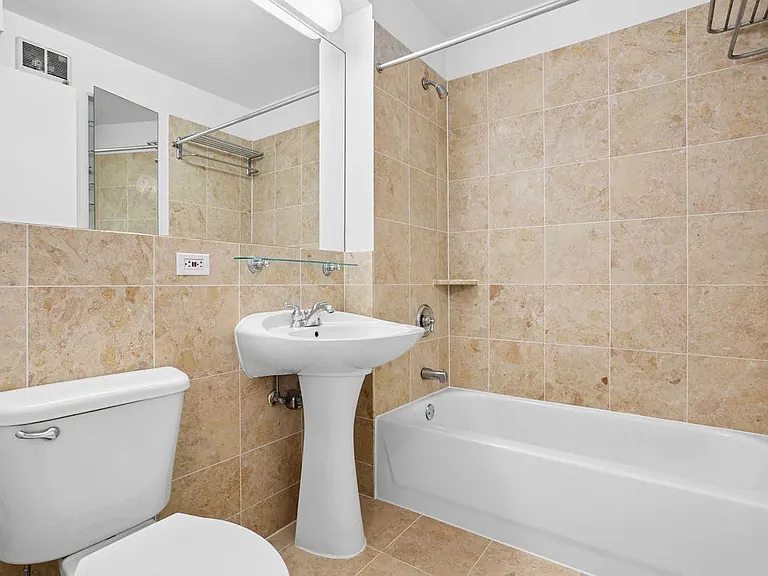 360 W 43rd St #N8H — Photo 14