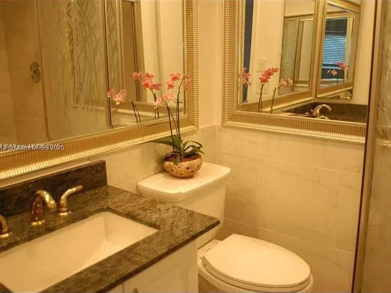 2451 SW 82nd Ave — Photo 8