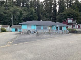 29193 Kerber Dr, Gold Beach, OR 97444