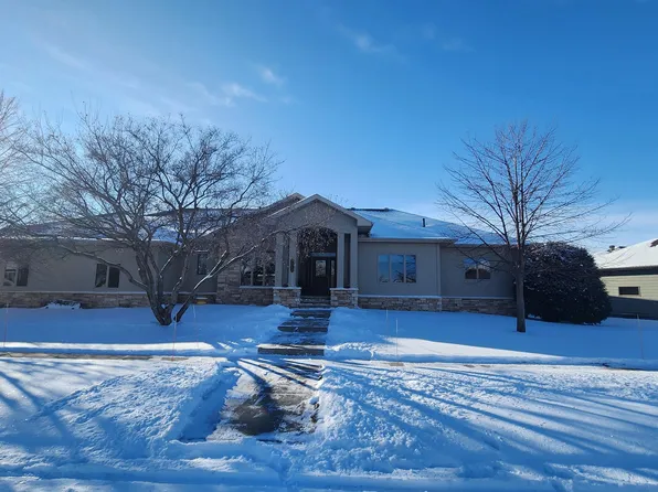 1319 16th St NE, Watertown, SD 57201