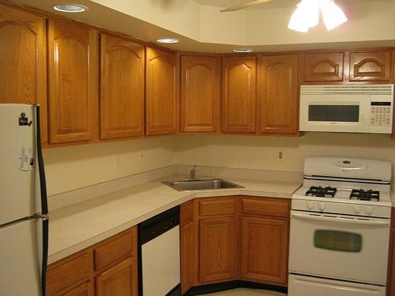5th image of 3304 French Dr