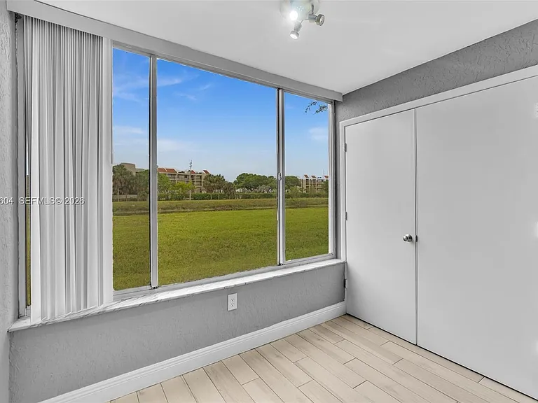 2851 N Oakland Forest Dr #111 — Photo 16