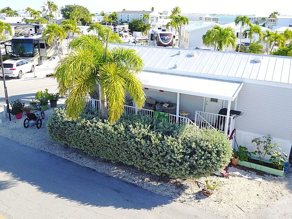 2nd image of 701 Spanish Main Dr #456
