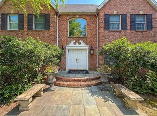 2 Warrenton Ln, Colts Neck, NJ 07722