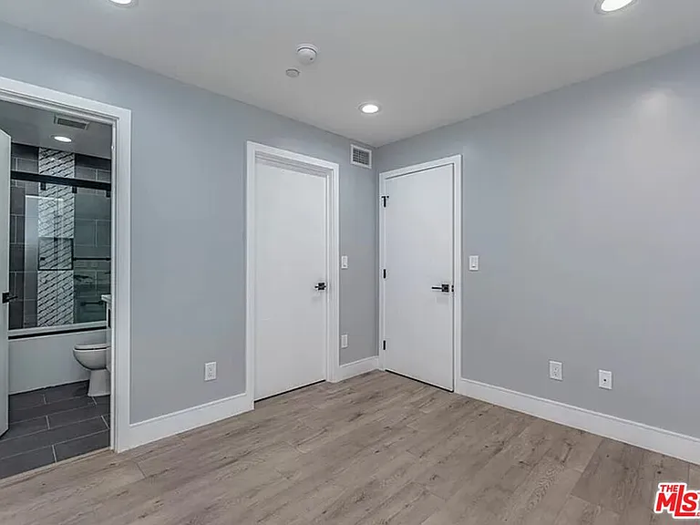 1947 N Vista Del Mar Ave — Photo 17