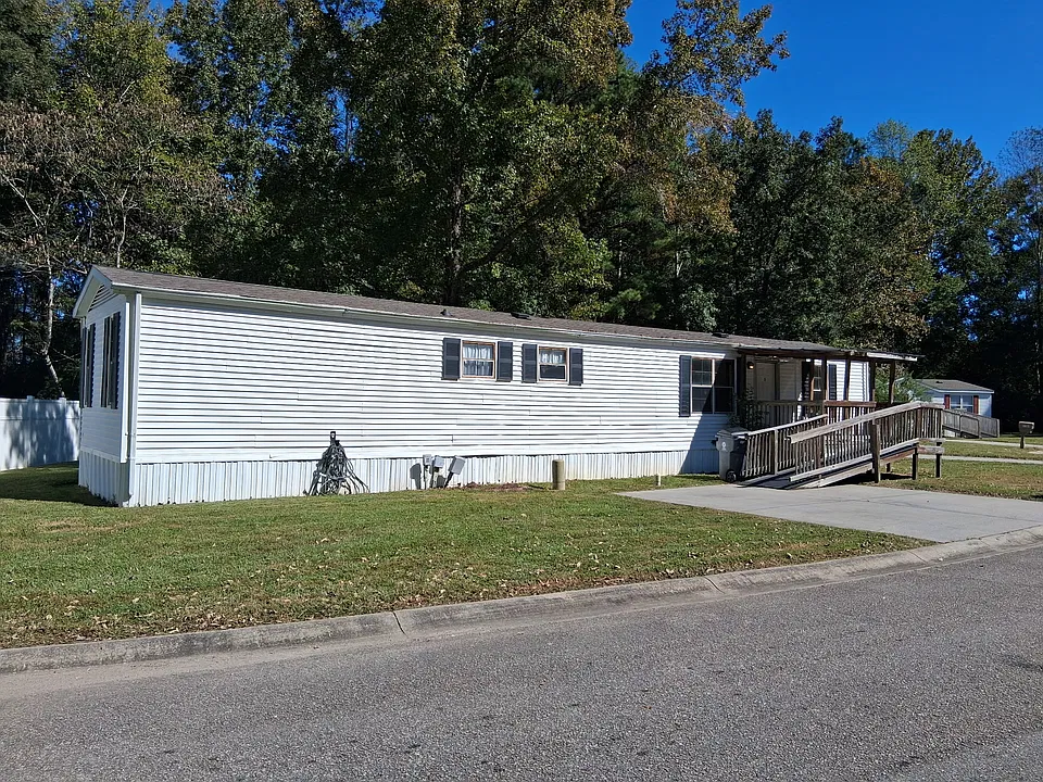 1207 Stoneybrook Dr