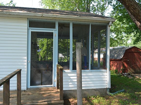 Screened-in porch