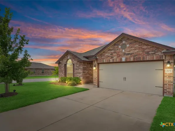 203 Plata Ln, Jarrell, TX 76537