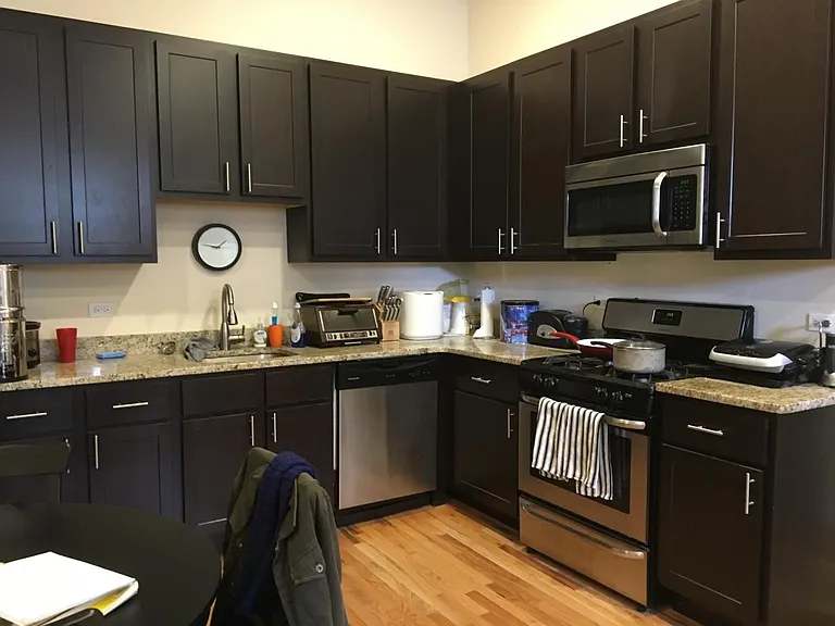 2058 W Roscoe St #1R — Photo 1
