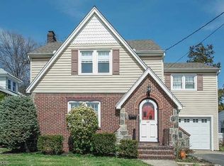 64 Oldis St, Rochelle Park, NJ 07662