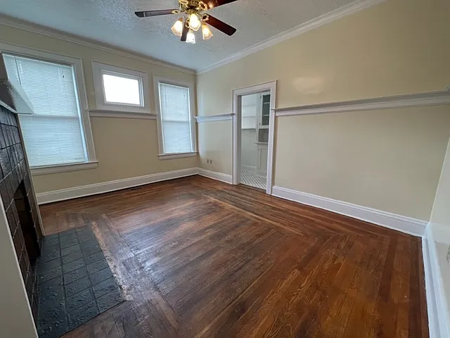 1637 Quarrier St — Photo 10