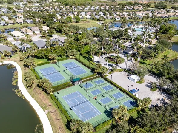2430 Verdmont Ct, Cape Coral, FL 33991