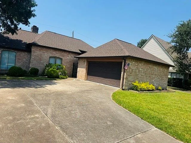 3 bed, 2.0 bath, 2010 sqft, $2,000 — Photo 4