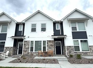 633 E Blossom Cir, Long Lake, MN 55356