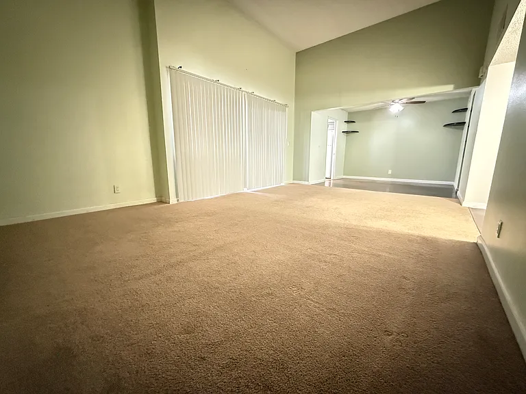 4272 Hampshire Green Ct — Photo 6