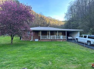 129 Perry Br, Gilbert, WV 25621
