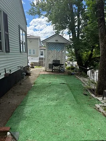 135 Pearl St — Photo 11