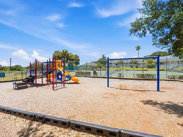 4008 Hemingway Cir — Photo 18