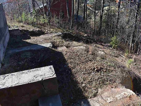 5th image of 328 Pinnacle Dr