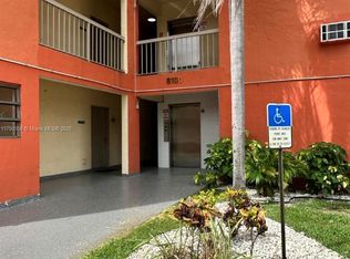 8100 Geneva Ct APT 542, Doral, FL 33166
