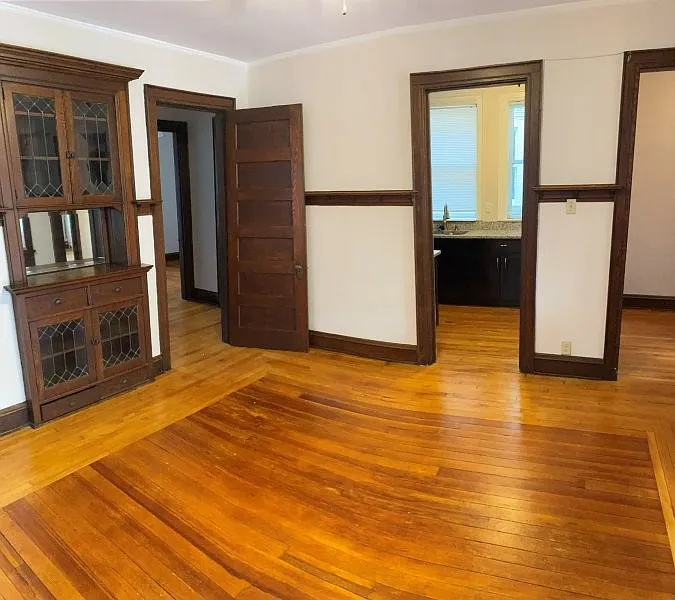 3 bed, 1200 sqft, $1,375 — Photo 4
