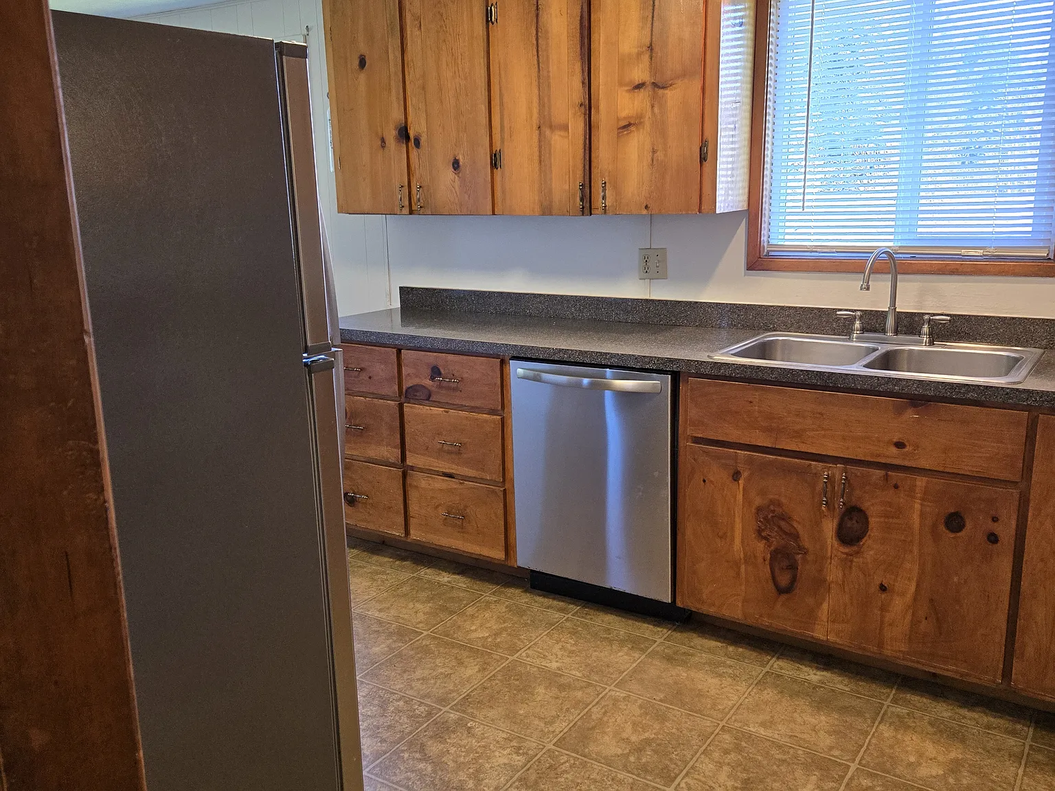 2 bed, 700 sqft, $1,550 — Photo 4