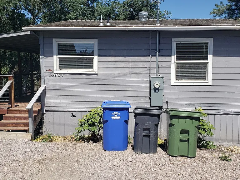 14984 Putnam Ln — Photo 1