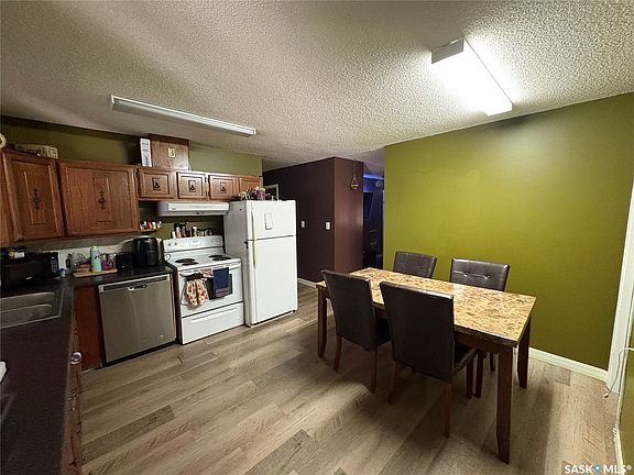 5th image of 129 3rd Street NE