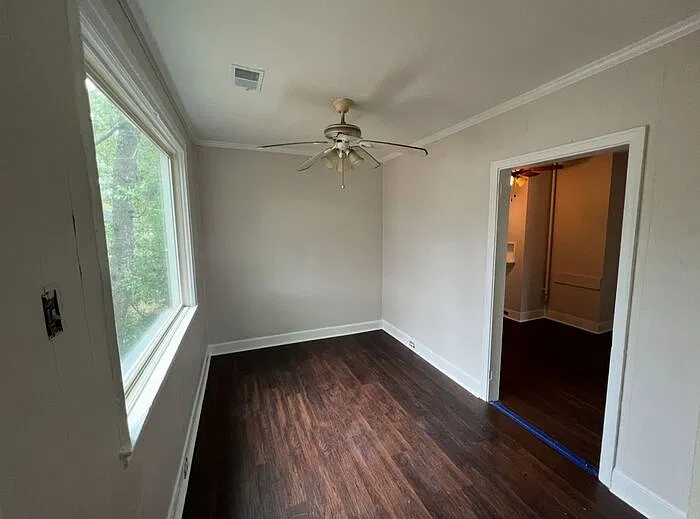 3 bed, 1.0 bath, 960 sqft, $1,160 — Photo 4