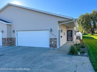 1377 15th St W, Dickinson, ND 58601