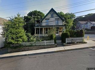 50 School St, Mystic, CT 06355