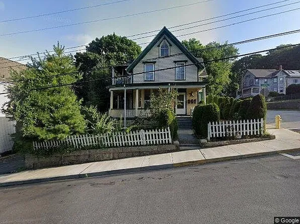 50 School St, Mystic, CT 06355