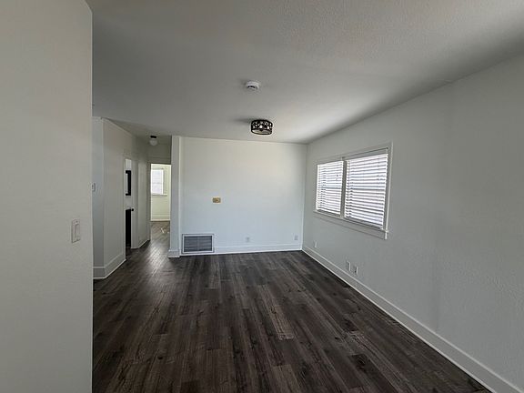 4th image of 1137 S Cabrillo Ave