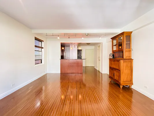 Rented by Laffey Real Estate | media 7