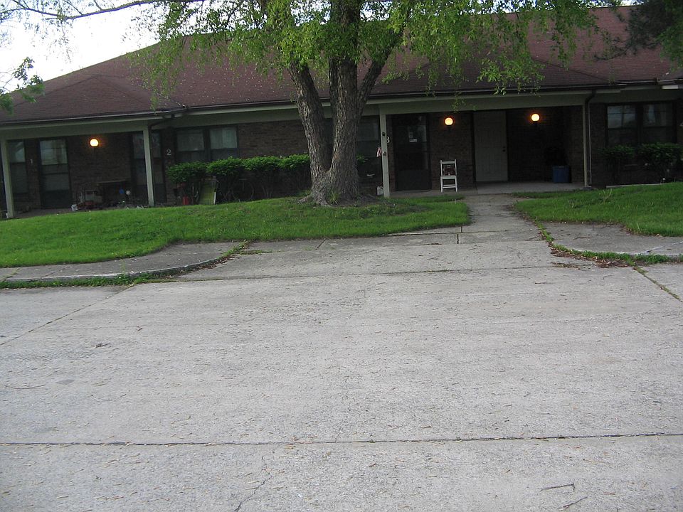 1st image of 104 E Centennial