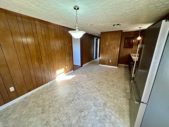 5th image of 905 E Cypress St