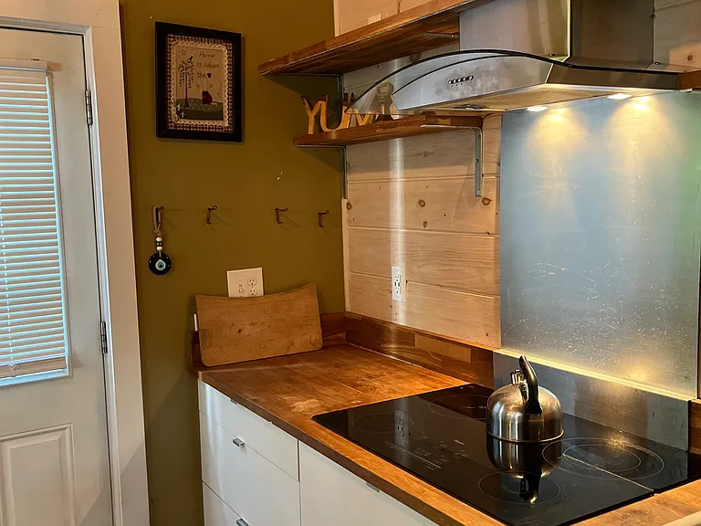 10 Cove Ave — Photo 49