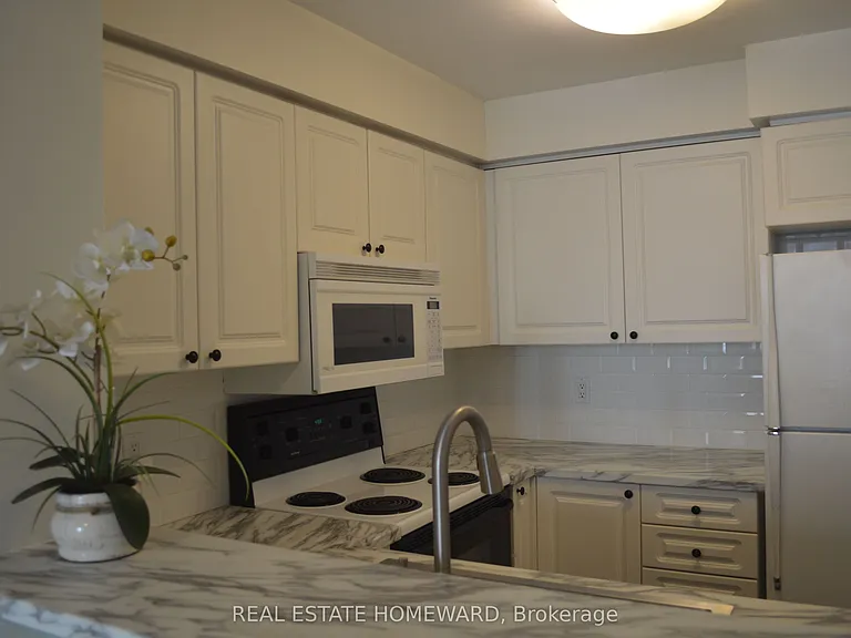 18 Pemberton Ave #1101 — Photo 6