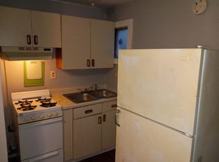 11 Elm St APT D, Derry, NH 03038