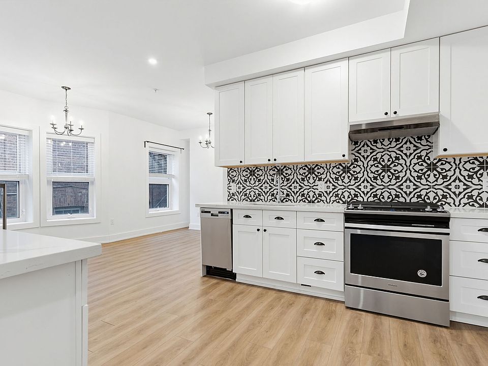 1st image of 27 Bold St #6