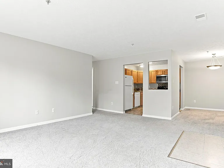 127 Brookland Ter #8 — Photo 8