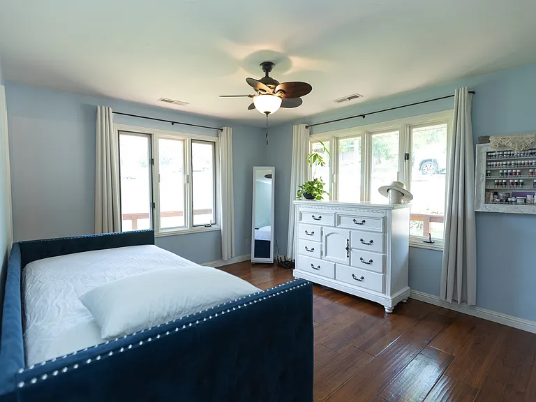 Edgewater Cir — Photo 26