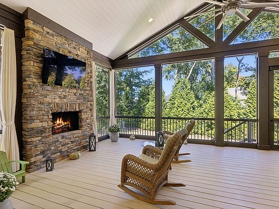 2nd image of 408 Melba Cir