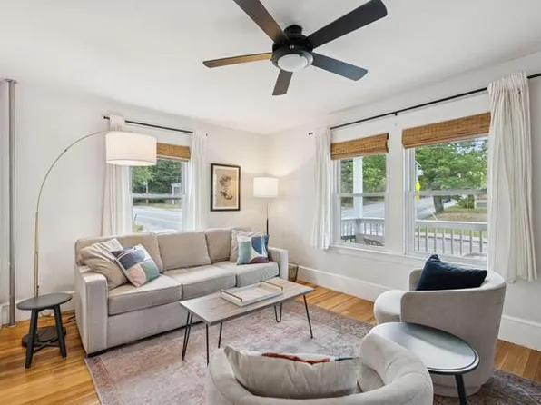 83 Broadway S, Portland, ME 04103