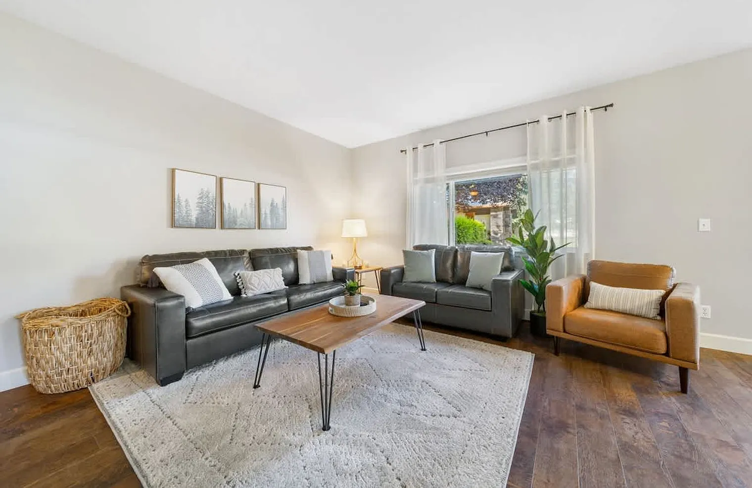 2 bed, 2.0 bath, 1496 sqft, $3,489 — Photo 2