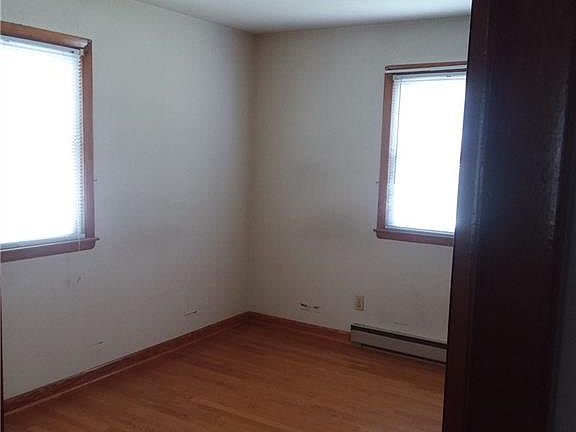 5th image of 457 Hill Ave