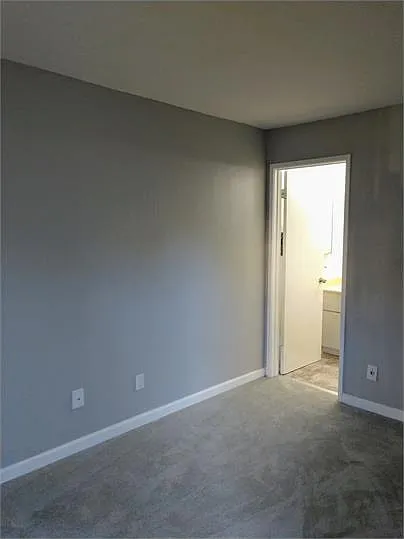 100 Laurel Pl #14 — Photo 8