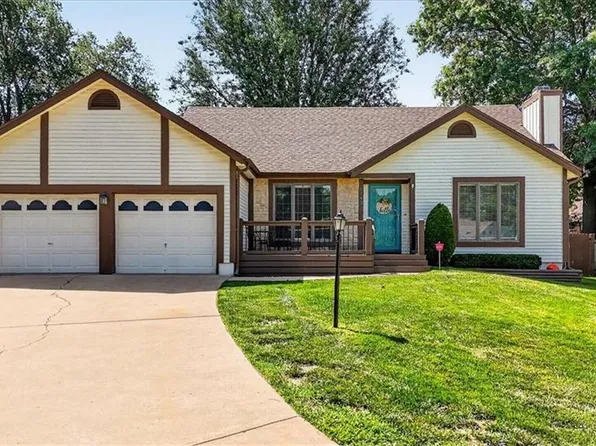 5743 Willow Ave, Raytown, MO 64133