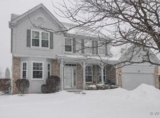 126 Whitehall Ct, Grayslake, IL 60030